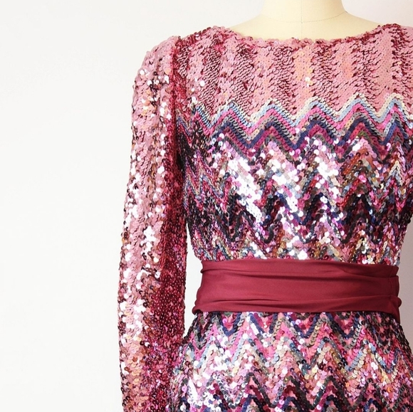 EXTREMELY RARE DESIGNER Vintage 1970's zig-zag ombré sequin maxi dress/gown - Picture 3 of 8